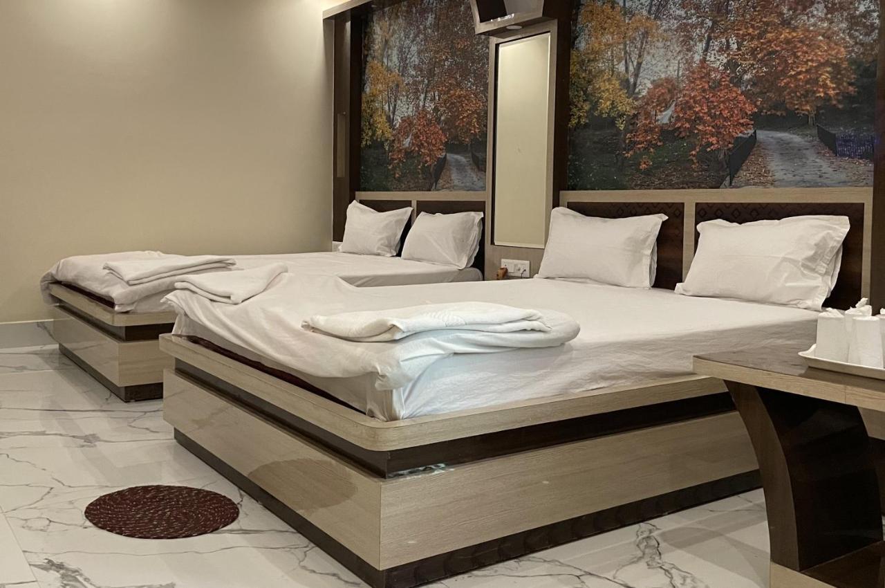 Hotel Aarohi Tarapith Exteriér fotografie