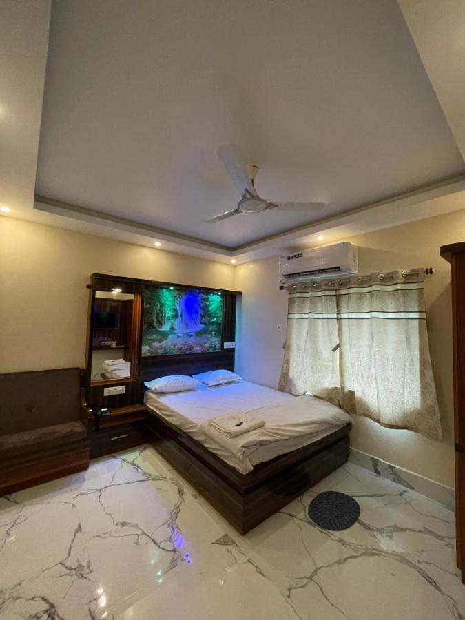 Hotel Aarohi Tarapith Exteriér fotografie